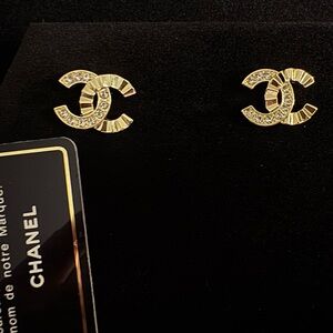 CHANEL GOLD EARRING STUDS